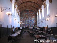 Interior de la Biblioteca, con el Mural de Juan O' Gorman al fondo