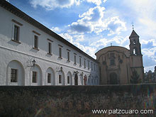 Fachada del ex Colegio Jesuita y Templo de la Compañía 