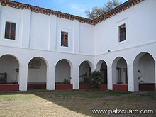 Patio del ex Colegio 