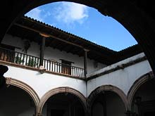 Vista del segundo piso desde la planta baja (Casa de los once patios)