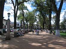 Andador de la plaza (Plaza Vasco de Quiroga)
