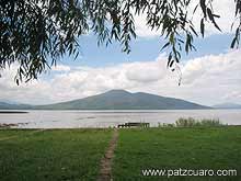 Vista del lago de Pátzcuaro desde Chupícuaro