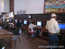 &Aacute;rea de consulta en internet (Biblioteca P&uacute;blica)