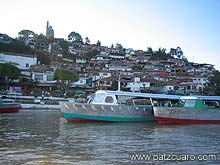 Vista de Janitzio desde la lancha